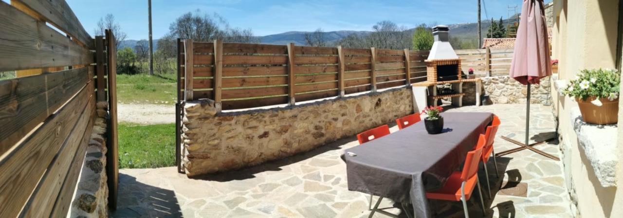 Casitas Pinilla Del Valle 外观 照片
